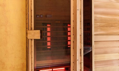 Sauna vs Steam Room: How Does the Infrared Sauna Shape Up?